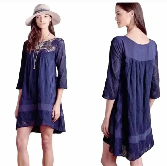 HOLDING HORSES Dresses & Skirts - Holding Horses Anthropologie Augusta Navy Crochet Embroidered Tunic Dress(S)